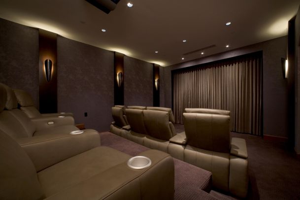 Lutron CA Exp Ctr Theater Hi