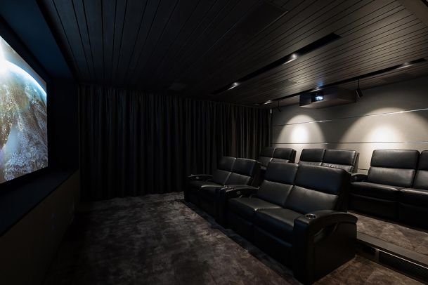 Fortress Seating Crosstown