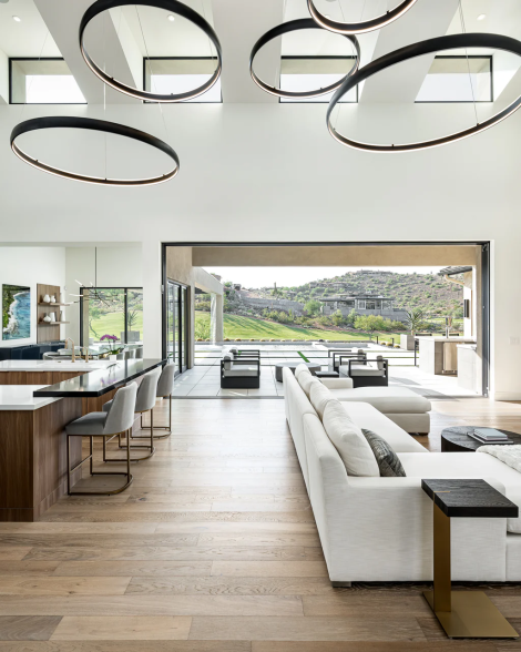 Dining room with lighting control